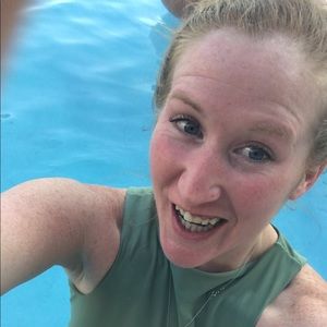 Meet your Posher, Holly